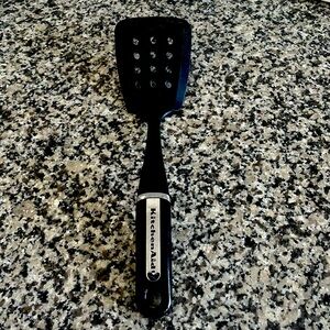 NWOT: KitchenAid - Slotted Turner, Heat Resistant Spatula. New
